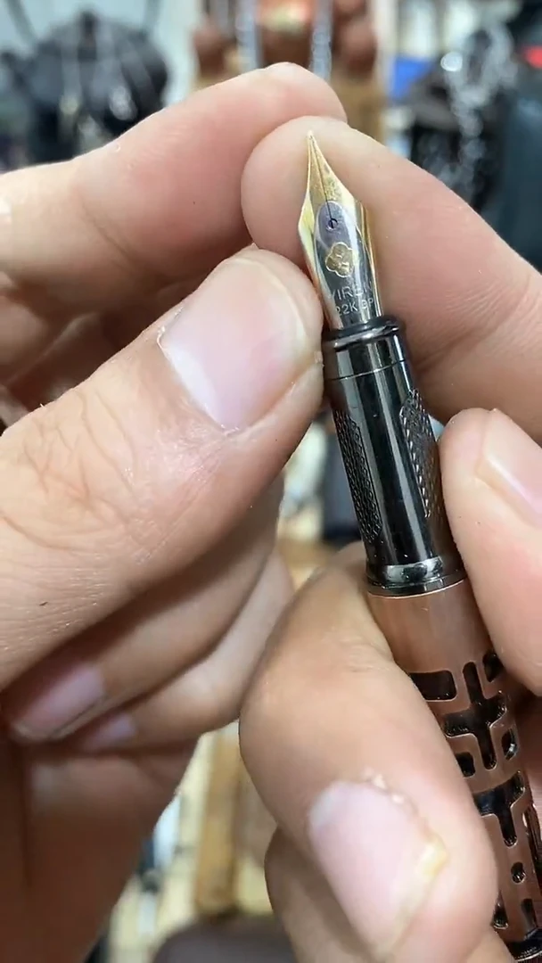 瓷片闪购商品  如图所示