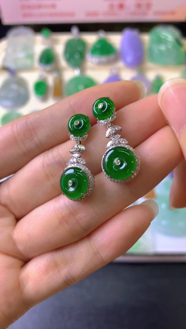 18K金镶嵌翡翠耳饰稀****气耳饰