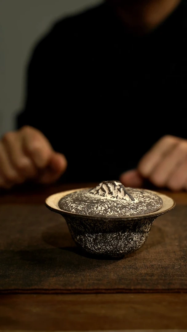 【闪购商品】纯手工制作  三足元宝盖碗