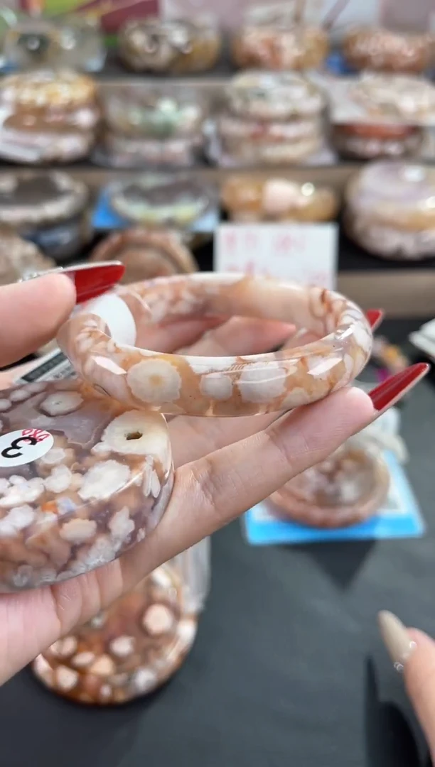 未镶嵌手镯石英质玉56