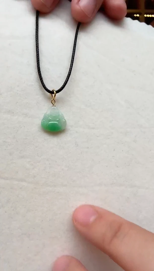 颈饰18K金镶嵌翡翠挂件