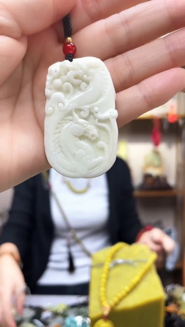 未镶嵌岫玉吊坠·