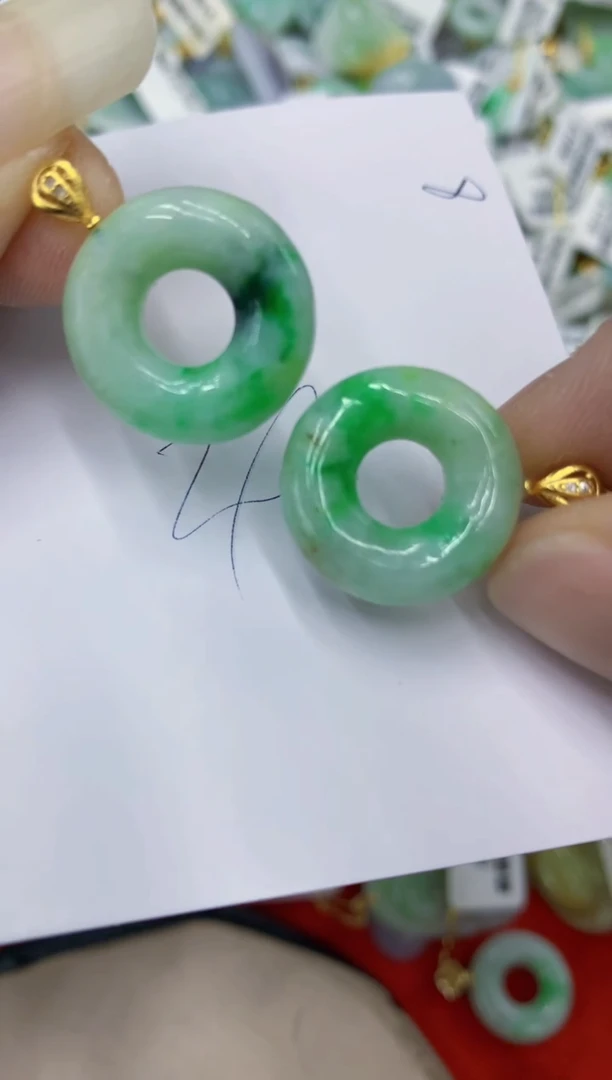 翡翠未镶嵌颈饰111111111111多样性发其一