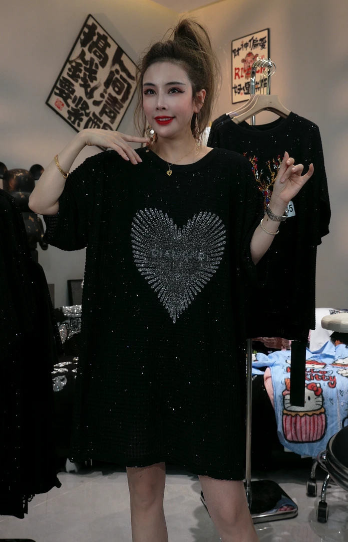 大爱心--心形重工圆领T恤老钱风长款打底衫短袖烫钻亮钻大版