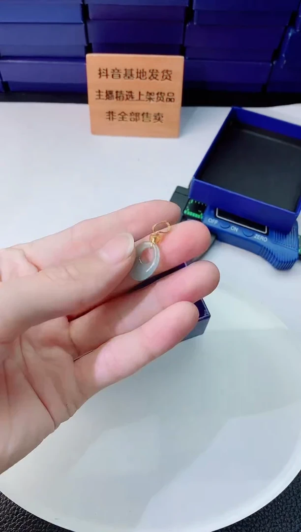 翡翠未镶嵌颈饰1111111