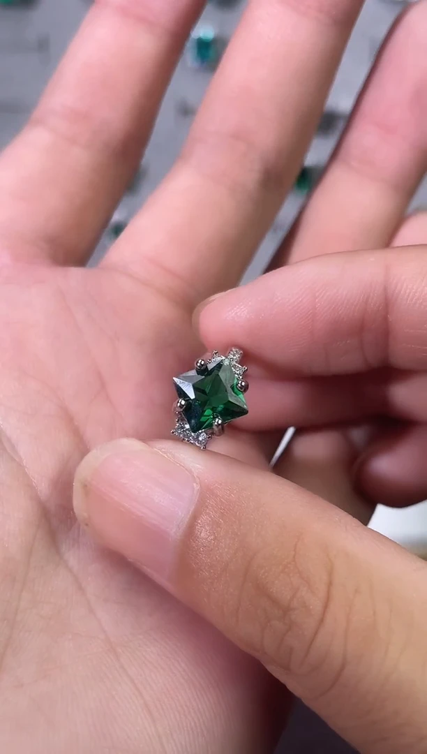合金合成钻石绿宝戒指