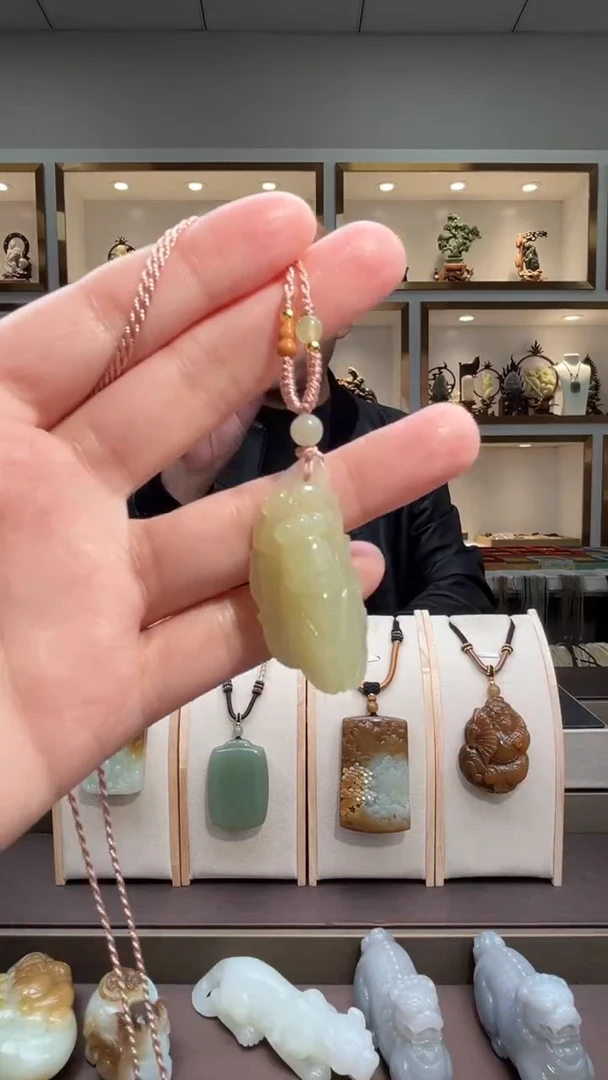 颈饰未镶嵌和田玉苏