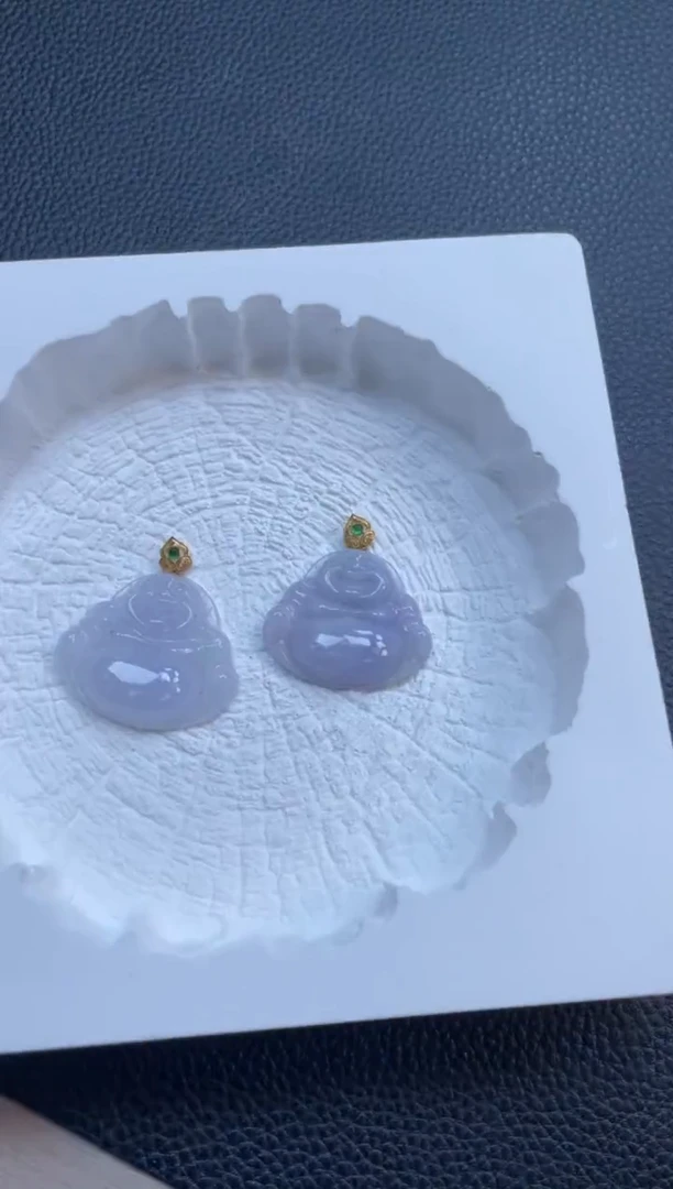 颈饰18K金镶嵌翡翠佛公