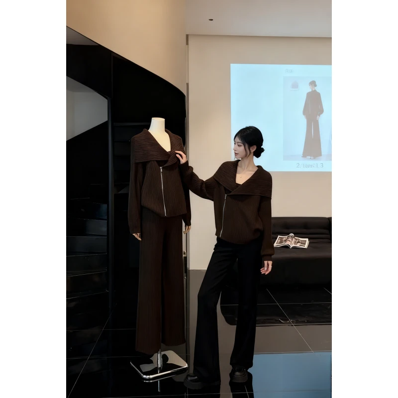 秋季巨好看轻熟气质上衣小众不撞款韩系高级感宽松显瘦棕色针织衫