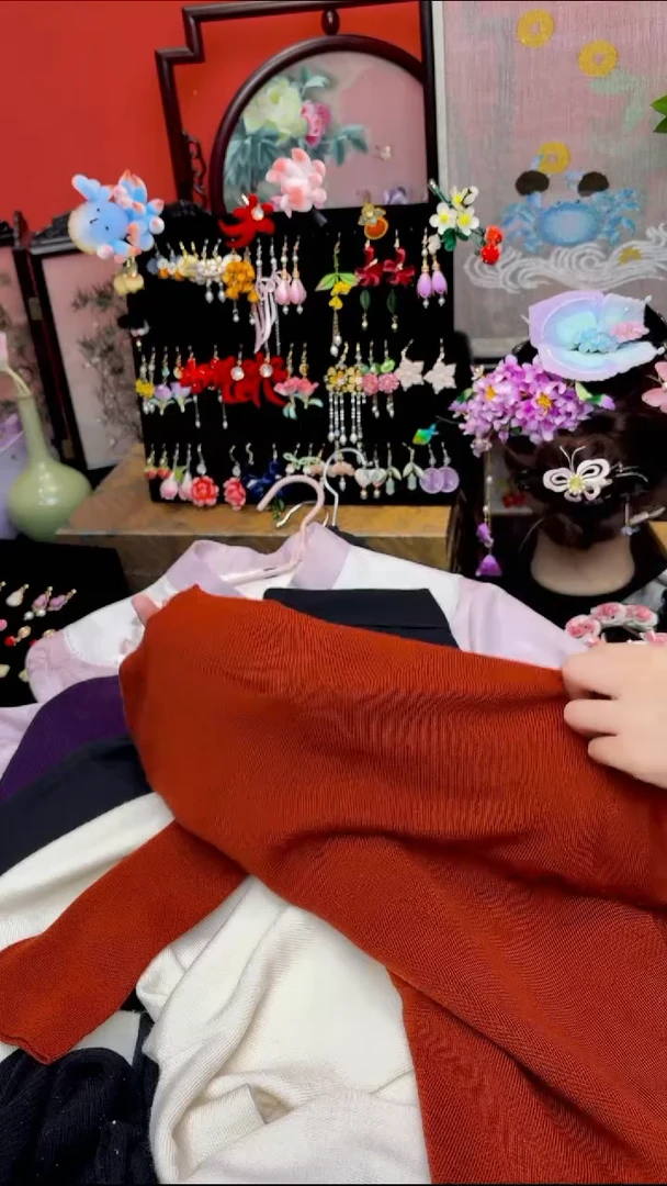 刺绣星**?非遗绒花苏绣饰品红色xl码