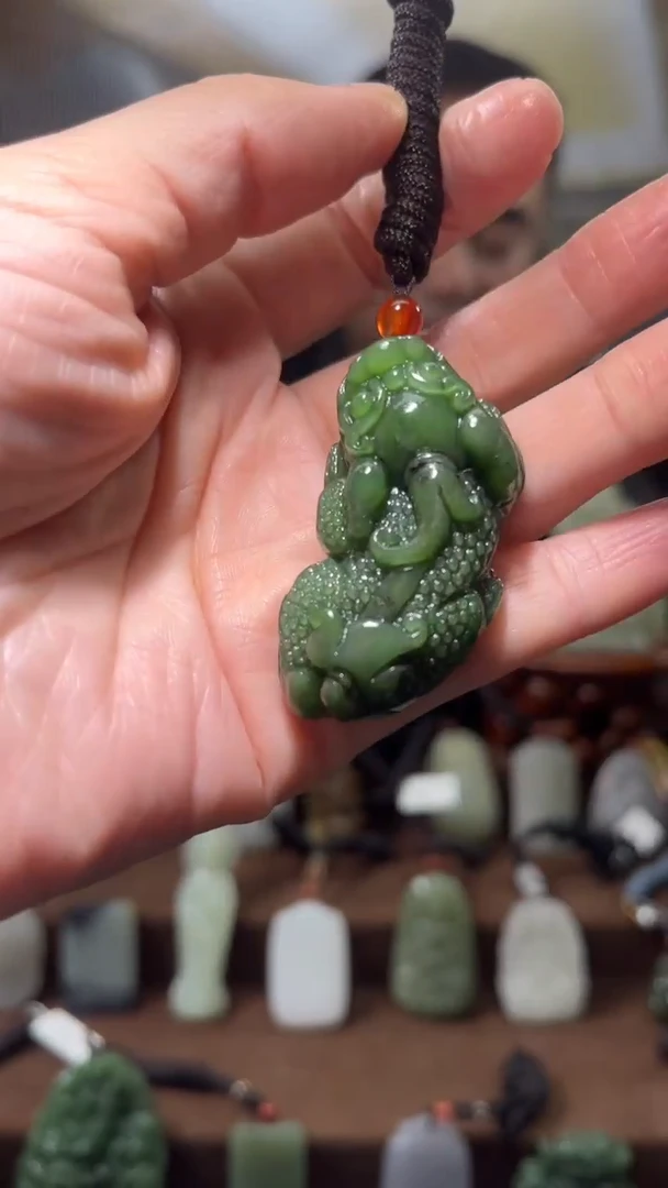 颈饰未镶嵌和田玉·