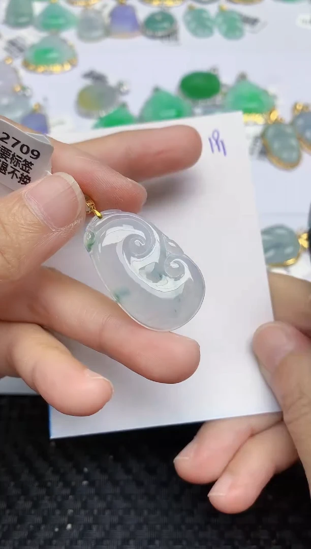 翡翠18K金镶嵌颈饰天然A货翡翠