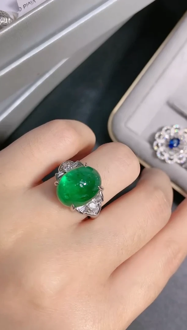 铂Pt900镶嵌戒指祖母绿.