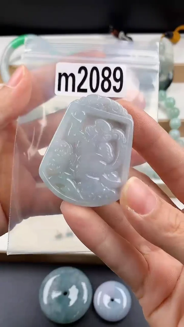颈饰未镶嵌翡翠天然翡翠吊坠挂件