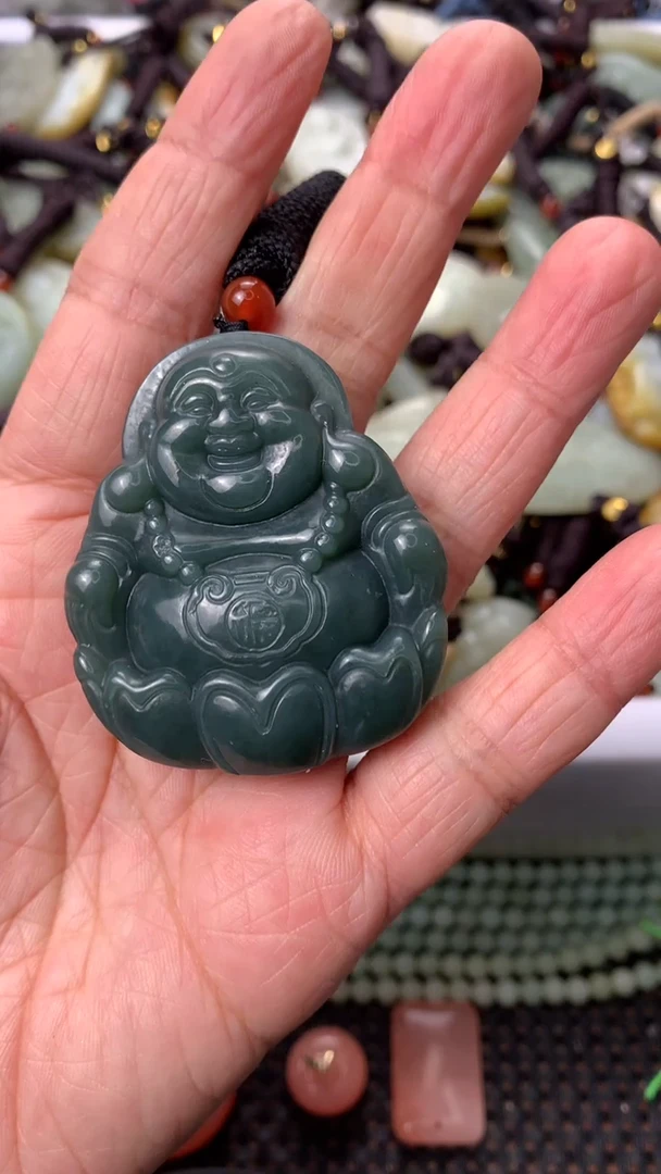 【闪购商品】和田玉颈饰未镶嵌多样性发货没有证书，拍一发一.有瑕