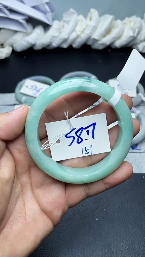 未镶嵌手镯翡翠151