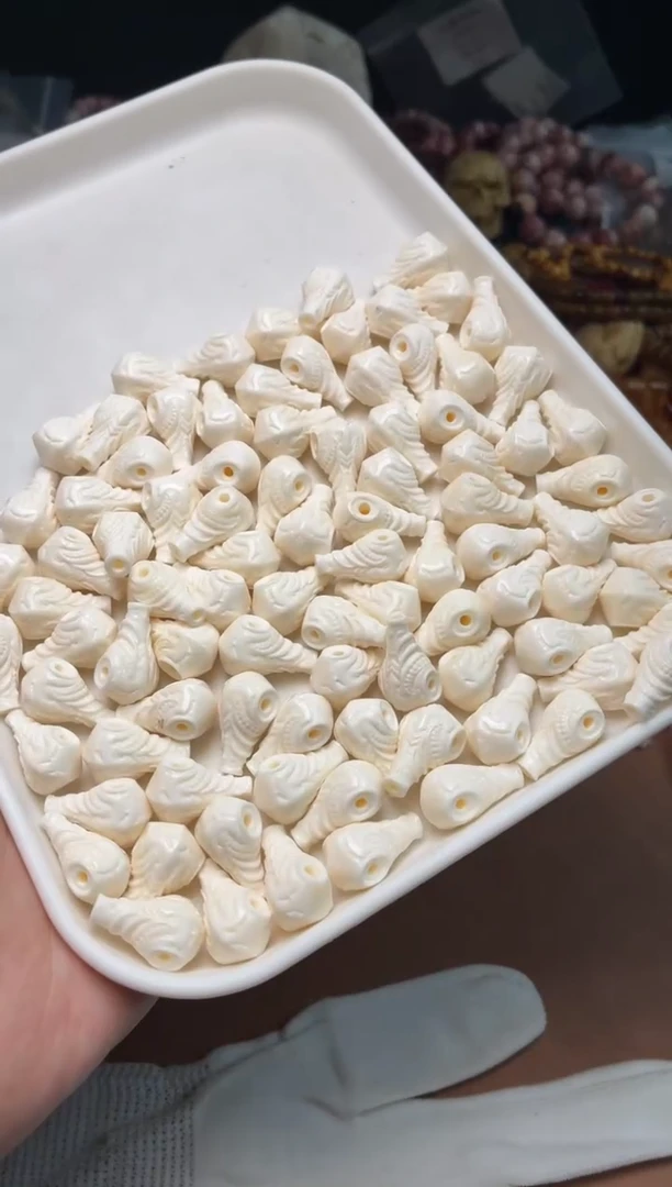牛骨手串/手链p181 骨瓷白 图腾三通 有棕裂