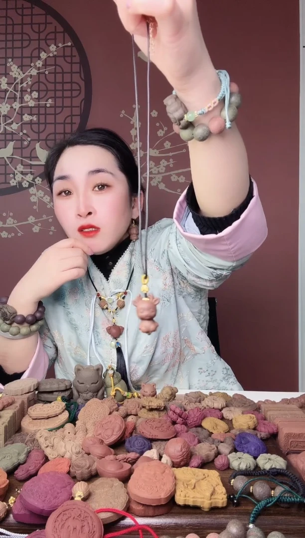 【闪购商品】泥塑红麝小鹿+四叶草配饰项链