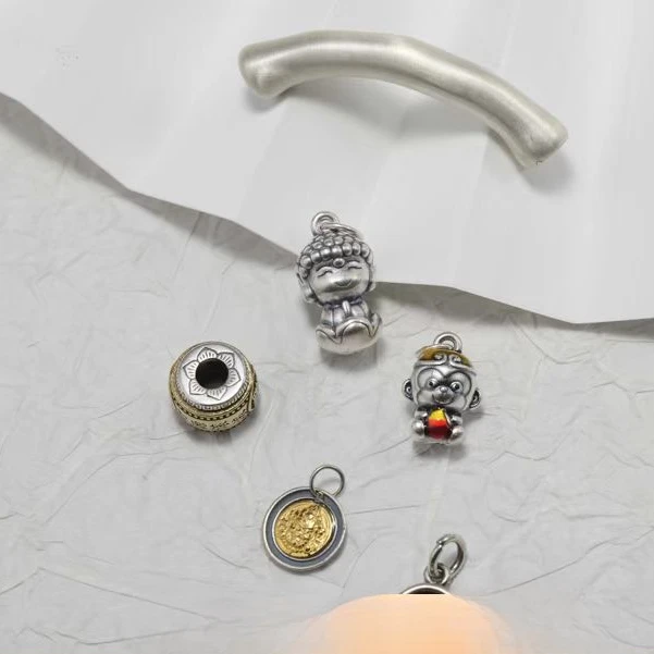 925银银制品 S925纯银时尚吊坠配件纯银配件苹果配件手工气质