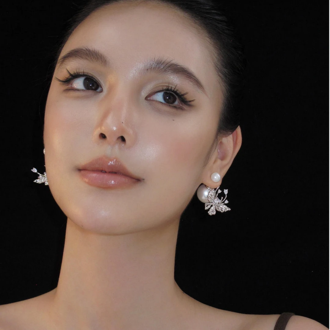 铜合金耳饰 小众独特蝴蝶珠珠耳钉女轻奢气质高级感温柔精致耳饰