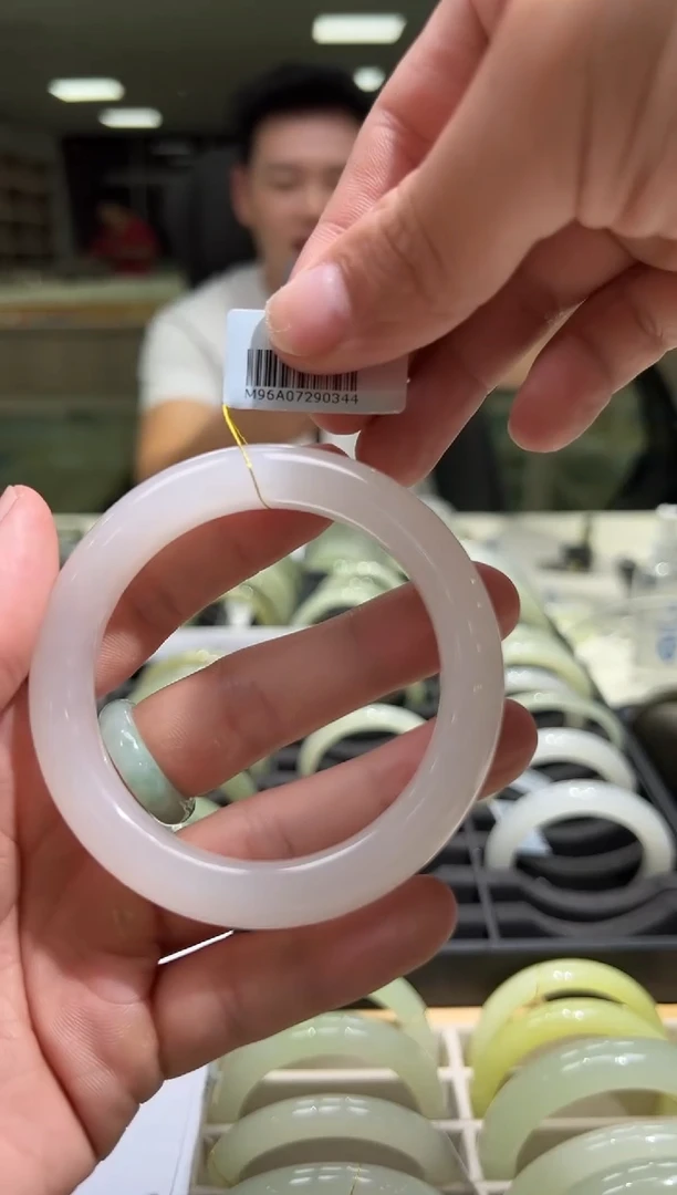 和田玉手镯未镶嵌【老卢徒弟放漏款】56圈，0344