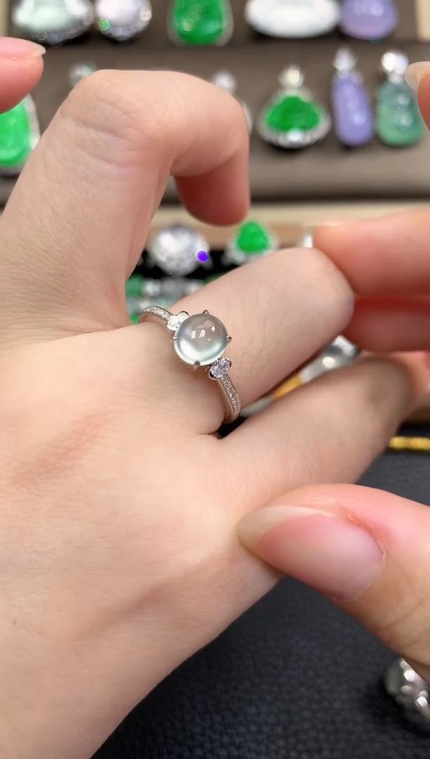 翡翠戒指18K金镶嵌春日珠宝 D23