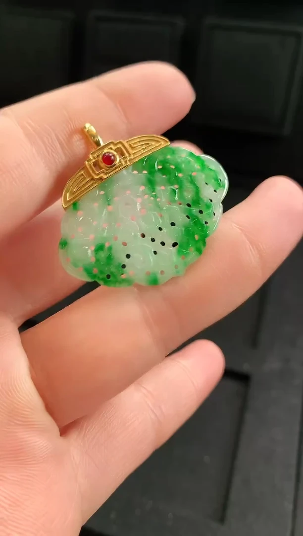 【闪购商品】翡翠吊坠(不含链)18K金镶嵌吊坠