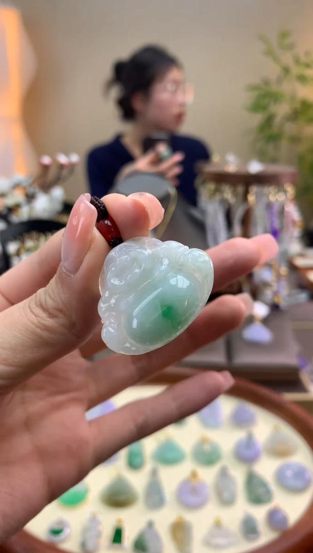 【闪购商品】翡翠颈饰未镶嵌佛公