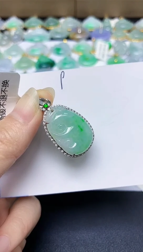 翡翠18K金镶嵌颈饰 天然翡翠A货