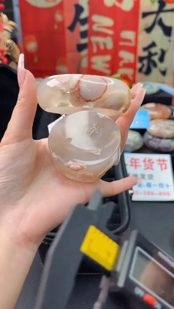 【闪购商品】石英质玉手镯未镶嵌赠送镯心（圈口）58