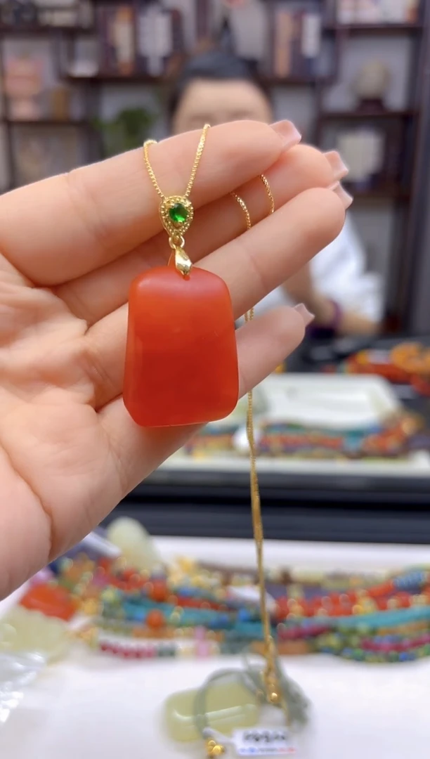 【闪购商品】蜜蜡吊坠(赠链)银S925镀金镶嵌D17