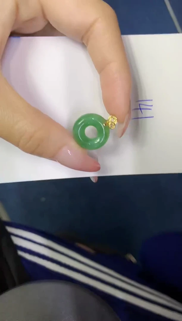 翡翠未镶嵌颈饰缅甸天然翡翠A货