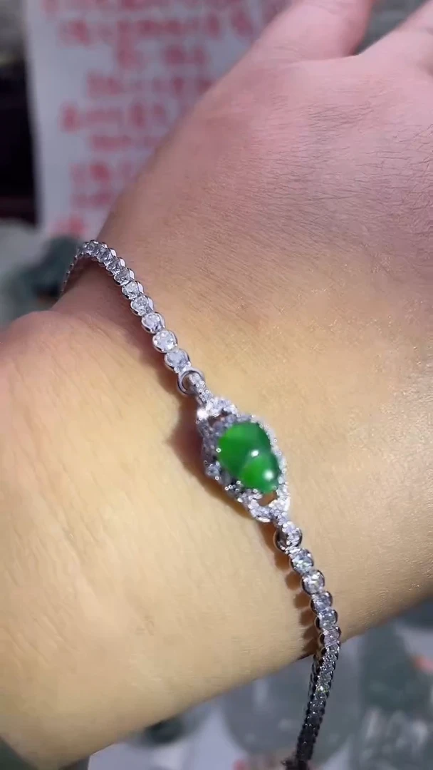 颈饰银S925镶嵌翡翠葫芦