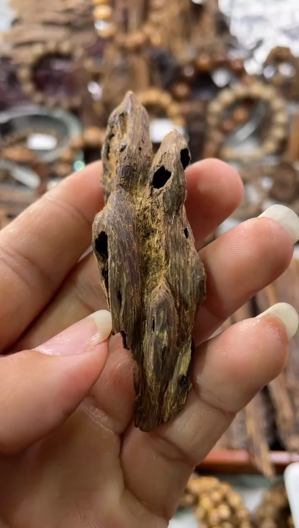 沉香沉香碎屑 达拉干  沉香