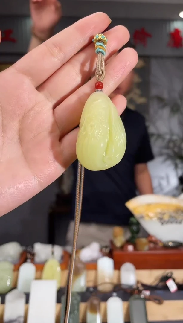 和田玉未镶嵌颈饰1