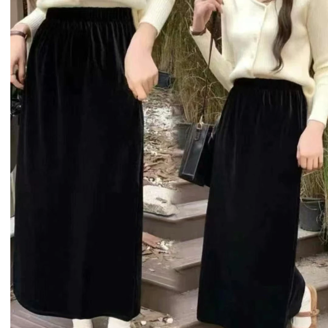 24205加绒半身丝绒直筒裙