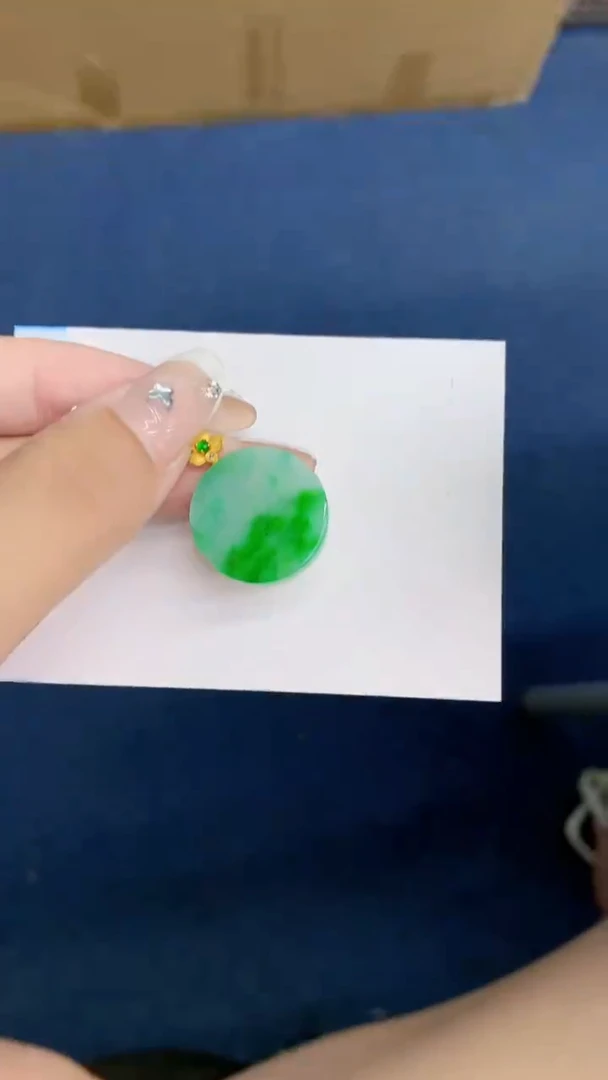 翡翠18K金镶嵌吊坠(不含链)1