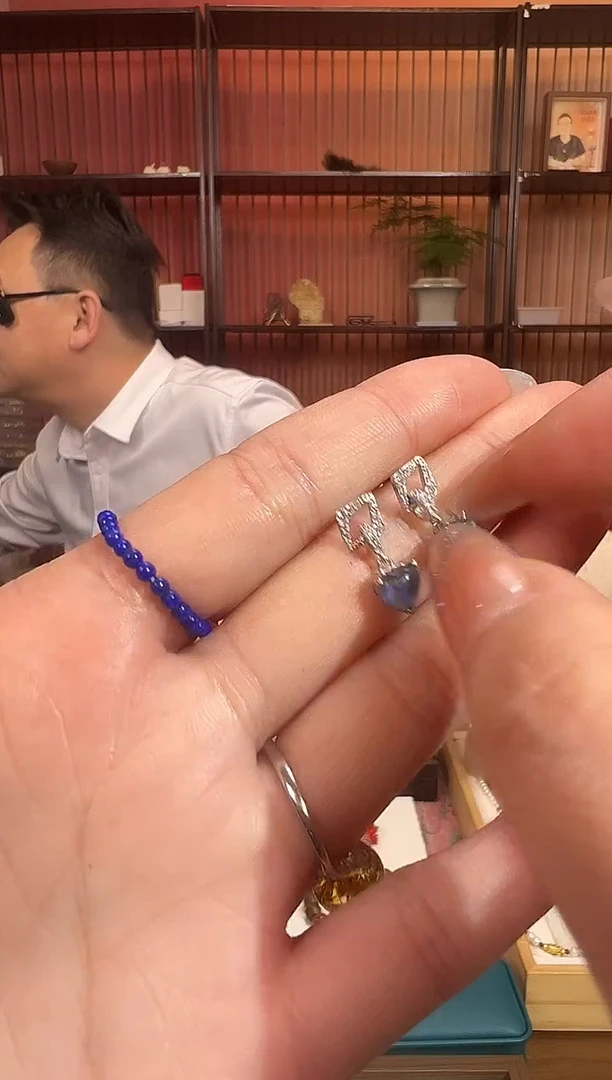 颈饰未镶嵌水晶海蓝.宝耳钉