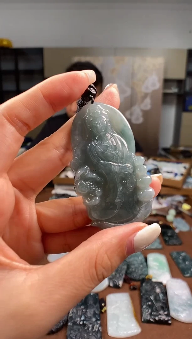 颈饰未镶嵌翡翠多样性发其一