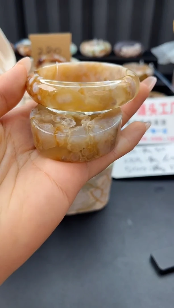 未镶嵌手镯石英质玉赠送镯心（55圈口）