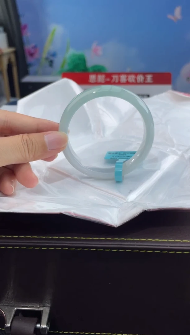 翡翠手镯未镶嵌3翡翠手镯
