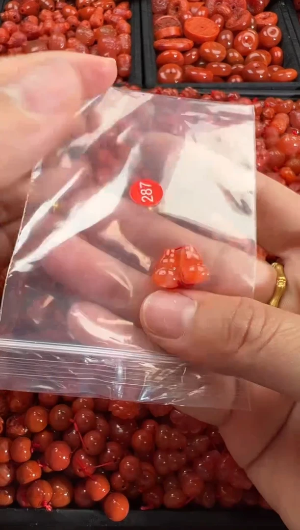 【闪购商品】南红玛瑙颈饰未镶嵌1