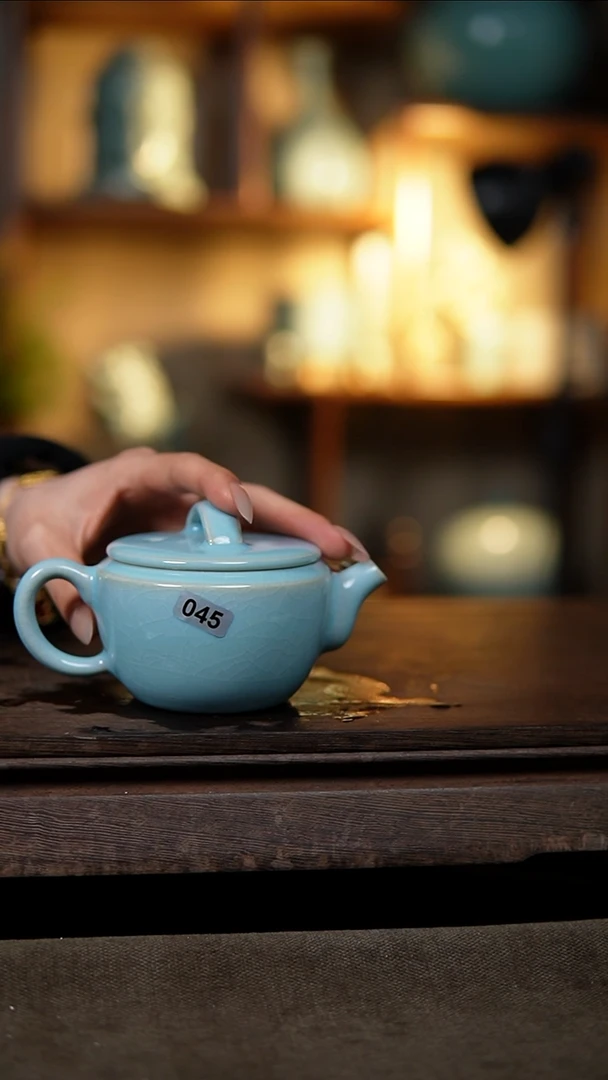 【闪购商品】杯天蓝釉精工汉瓦壶瑕045