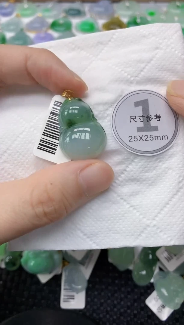 翡翠18K金镶嵌颈饰11111111