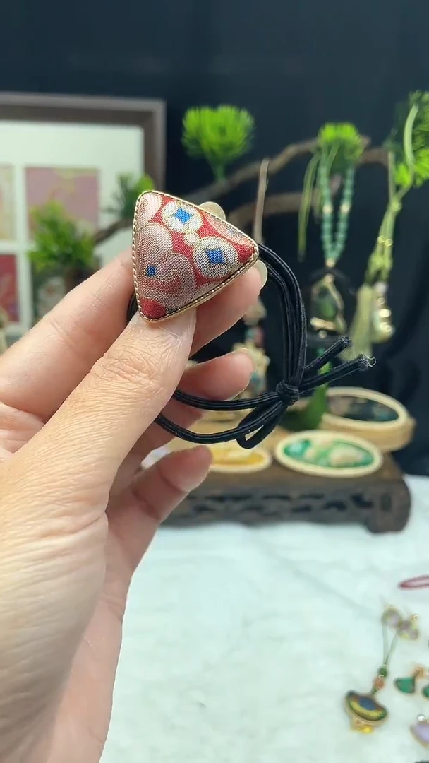 铁合金皮质非遗宋锦 匠心闪购