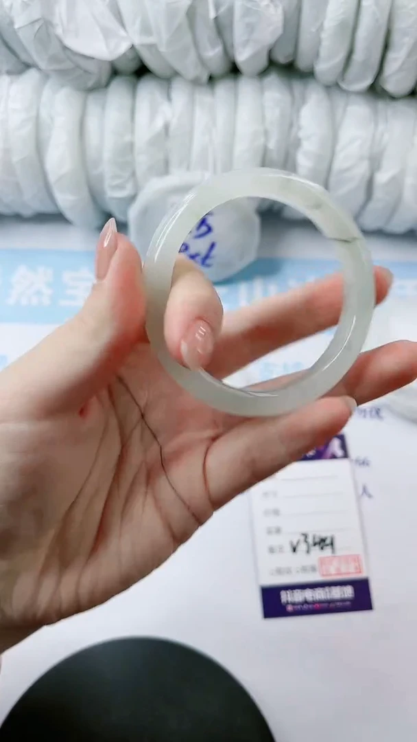 【闪购商品】石英质玉手镯未镶嵌多样性发货V349