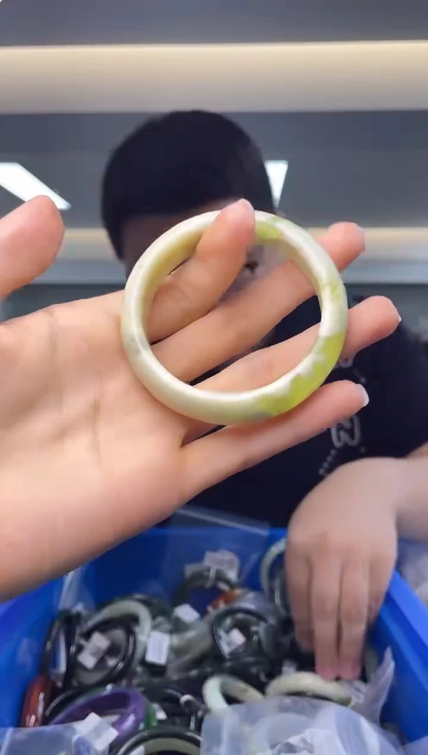 【闪购商品】蛇纹石玉`未镶嵌多样性发一件*51*64