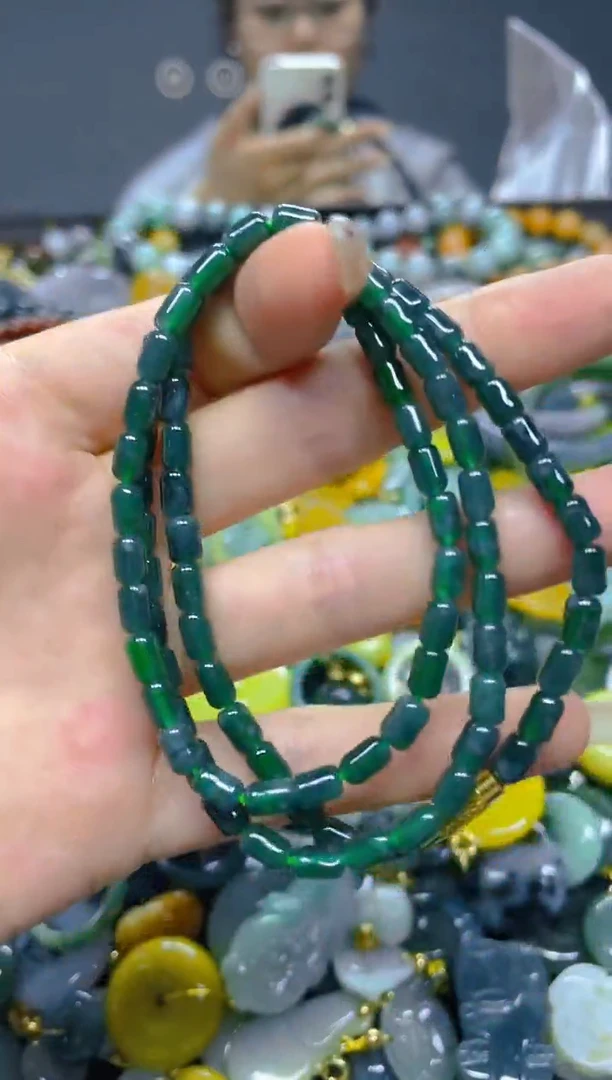 颈饰未镶嵌翡翠5MM/ K /翡翠A货，一件也是批发价