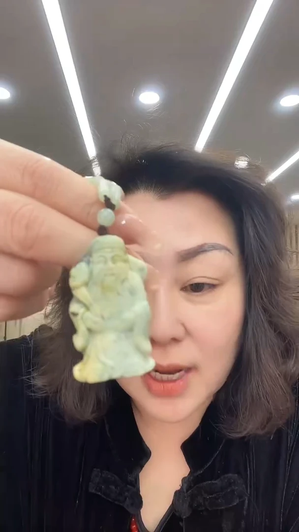 未镶嵌蛇纹石玉吊坠财神多样式发货随机发一