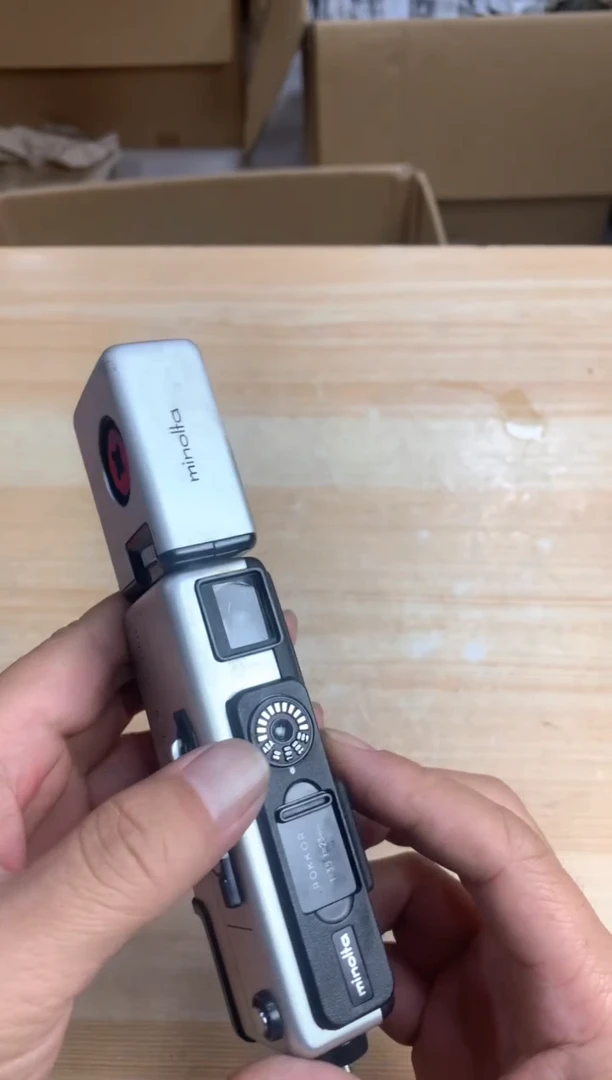 默认微瑕，no退no换，介意勿拍